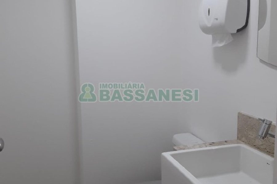 Sala com 61m², 1 vaga, no bairro Centro em Caxias do Sul para Alugar