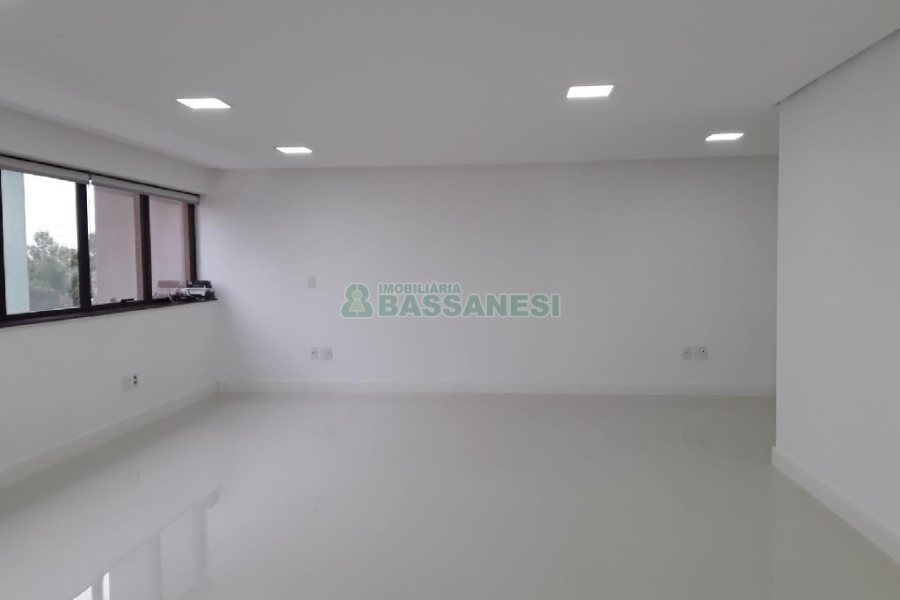 Sala com 61m², 1 vaga, no bairro Centro em Caxias do Sul para Alugar