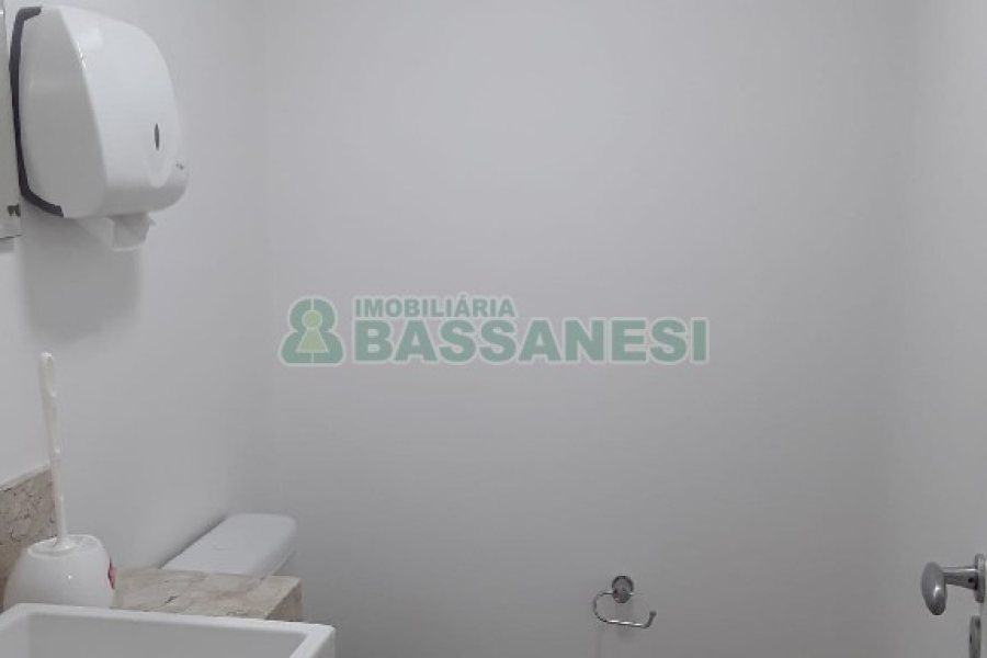 Sala com 61m², 1 vaga, no bairro Centro em Caxias do Sul para Alugar