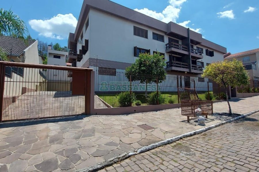 Apartamento com 90m², 3 dormitórios, 2 vagas, no bairro Santa Catarina em Caxias do Sul para Alugar