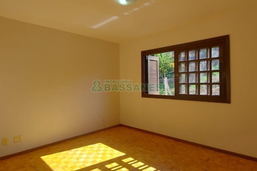 Apartamento com 90m², 3 dormitórios, 2 vagas, no bairro Santa Catarina em Caxias do Sul para Alugar