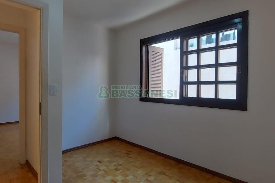Apartamento com 90m², 3 dormitórios, 2 vagas, no bairro Santa Catarina em Caxias do Sul para Alugar