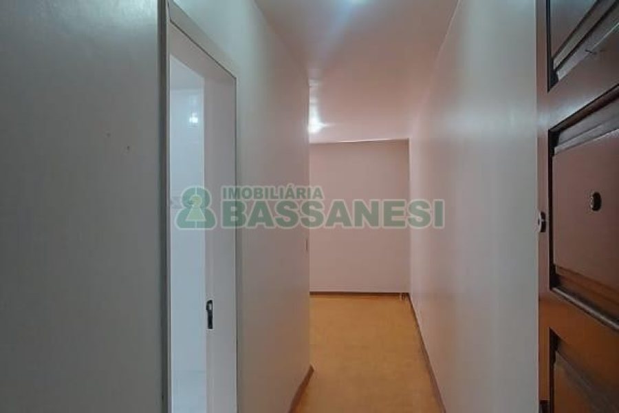 Apartamento com 90m², 3 dormitórios, 2 vagas, no bairro Santa Catarina em Caxias do Sul para Alugar