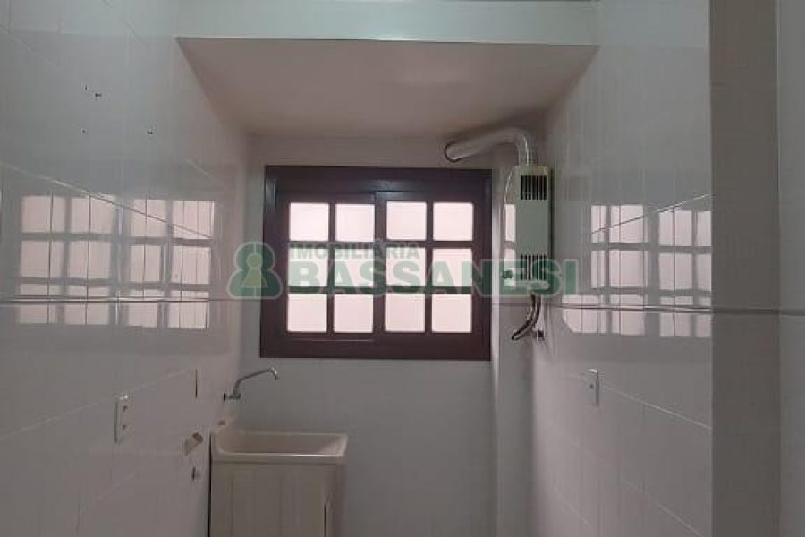 Apartamento com 90m², 3 dormitórios, 2 vagas, no bairro Santa Catarina em Caxias do Sul para Alugar