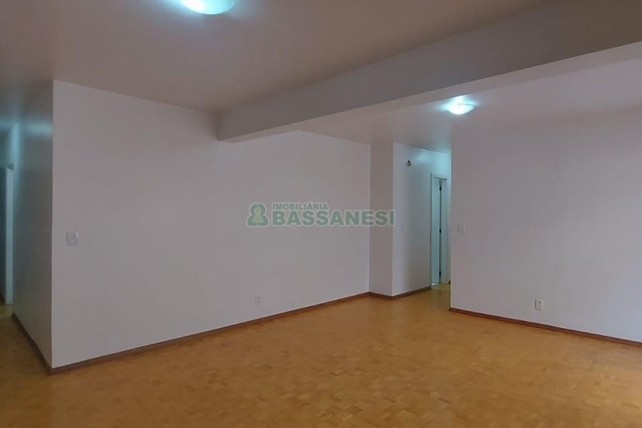 Apartamento com 106m², 3 dormitórios, 2 vagas, no bairro Santa Catarina em Caxias do Sul para Alugar