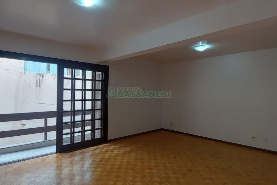 Apartamento com 106m², 3 dormitórios, 2 vagas, no bairro Santa Catarina em Caxias do Sul para Alugar