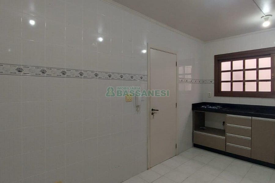 Apartamento com 106m², 3 dormitórios, 2 vagas, no bairro Santa Catarina em Caxias do Sul para Alugar