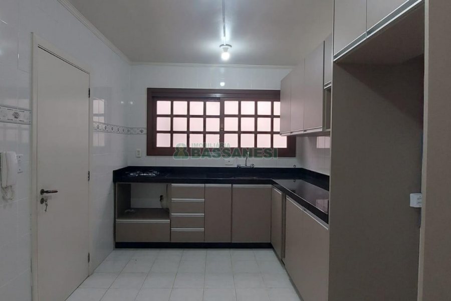 Apartamento com 106m², 3 dormitórios, 2 vagas, no bairro Santa Catarina em Caxias do Sul para Alugar