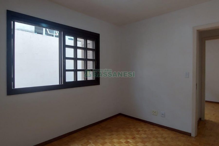 Apartamento com 106m², 3 dormitórios, 2 vagas, no bairro Santa Catarina em Caxias do Sul para Alugar
