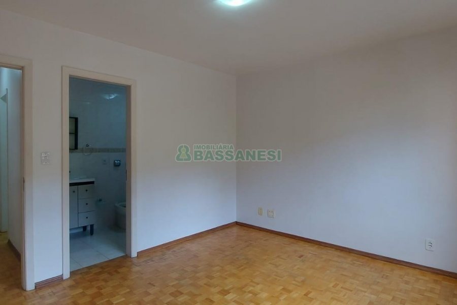 Apartamento com 106m², 3 dormitórios, 2 vagas, no bairro Santa Catarina em Caxias do Sul para Alugar