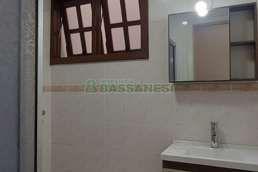 Apartamento com 106m², 3 dormitórios, 2 vagas, no bairro Santa Catarina em Caxias do Sul para Alugar