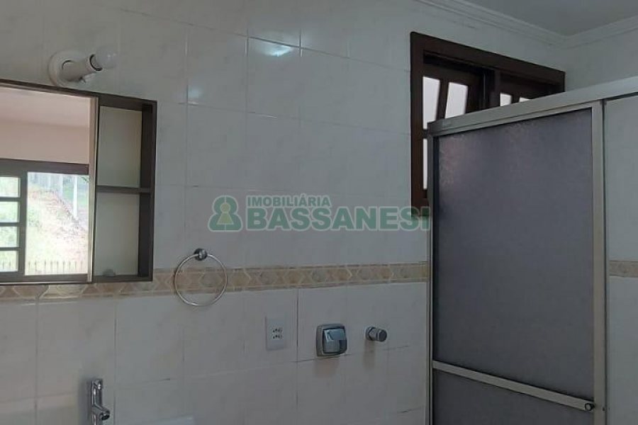 Apartamento com 106m², 3 dormitórios, 2 vagas, no bairro Santa Catarina em Caxias do Sul para Alugar