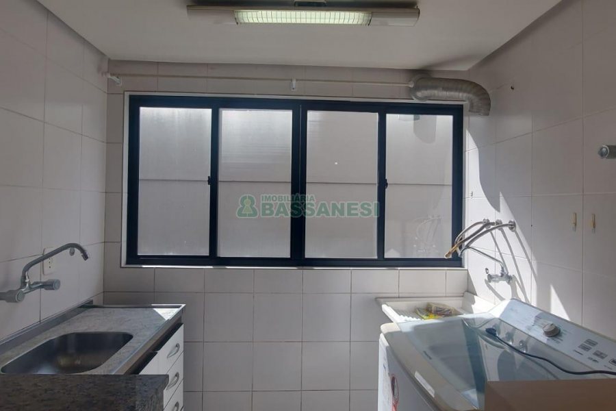 Apto Mobiliado com 55m², 1 dormitório, 1 vaga, no bairro Centro em Caxias do Sul para Alugar