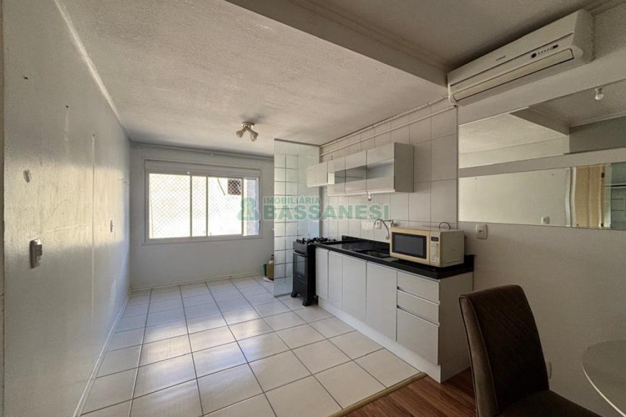 Apto Mobiliado com 76m², 2 dormitórios, 1 vaga, no bairro Jardelino Ramos em Caxias do Sul para Alugar