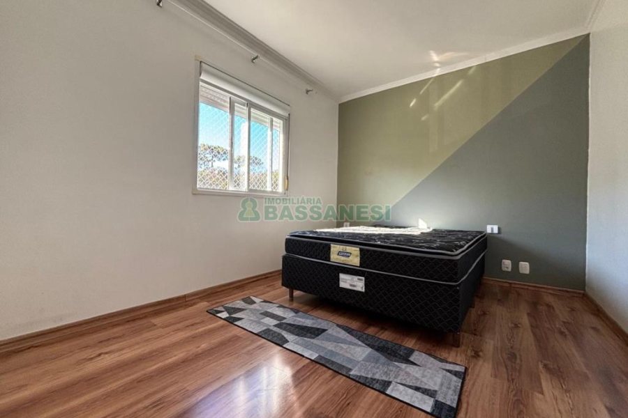 Apto Mobiliado com 76m², 2 dormitórios, 1 vaga, no bairro Jardelino Ramos em Caxias do Sul para Alugar