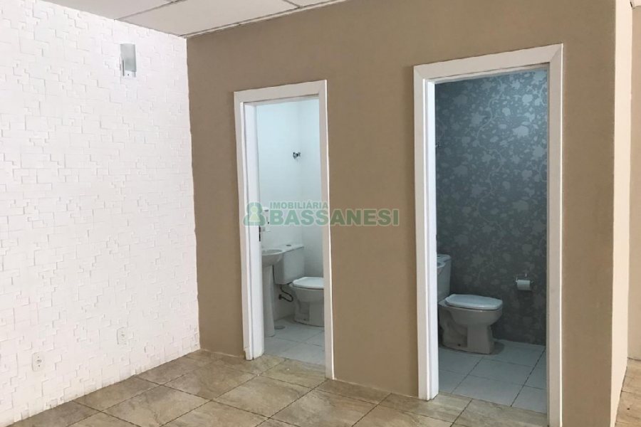 Loja com 117m², no bairro Panazzolo em Caxias do Sul para Comprar