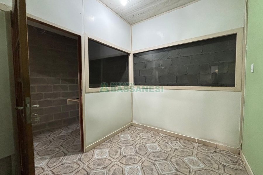 Pavilhão com 122m², no bairro Sagrada Família em Caxias do Sul para Alugar