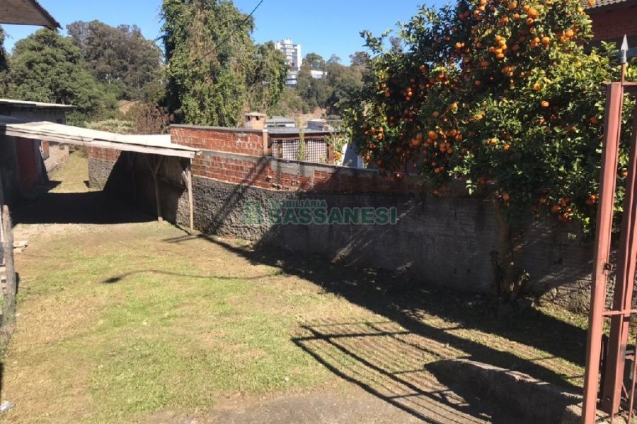 Pavilhão com 122m², no bairro Sagrada Família em Caxias do Sul para Alugar