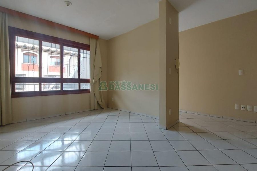 Apartamento com 30m², 1 dormitório, 1 vaga, no bairro Petrópolis em Caxias do Sul para Alugar