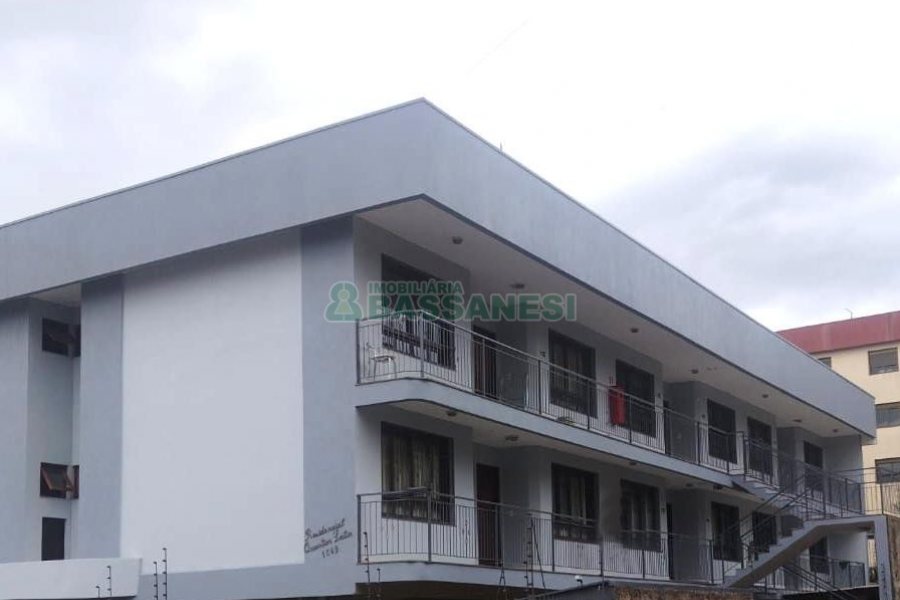 Apartamento com 30m², 1 dormitório, 1 vaga, no bairro Petrópolis em Caxias do Sul para Alugar