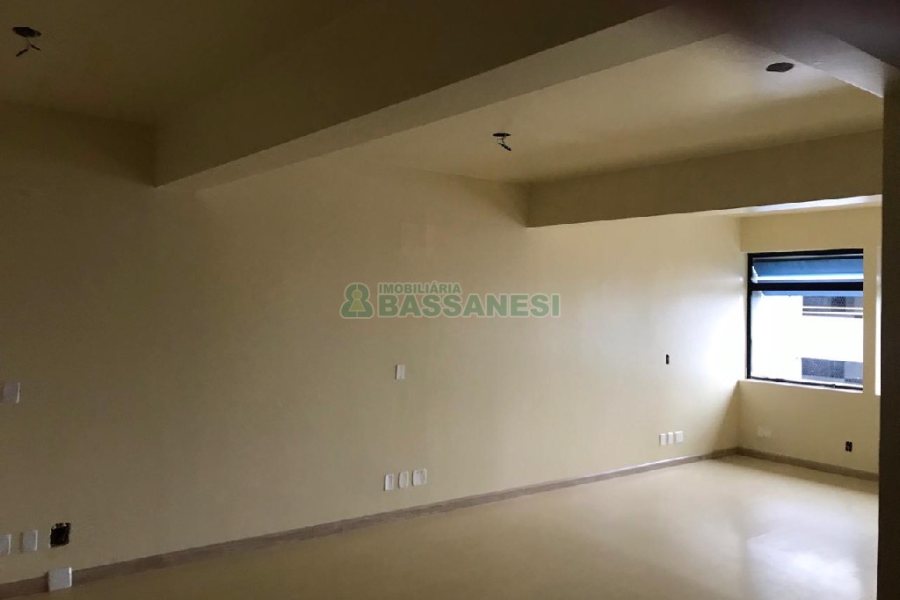 Sala com 49m², 1 vaga, no bairro Centro em Caxias do Sul para Comprar