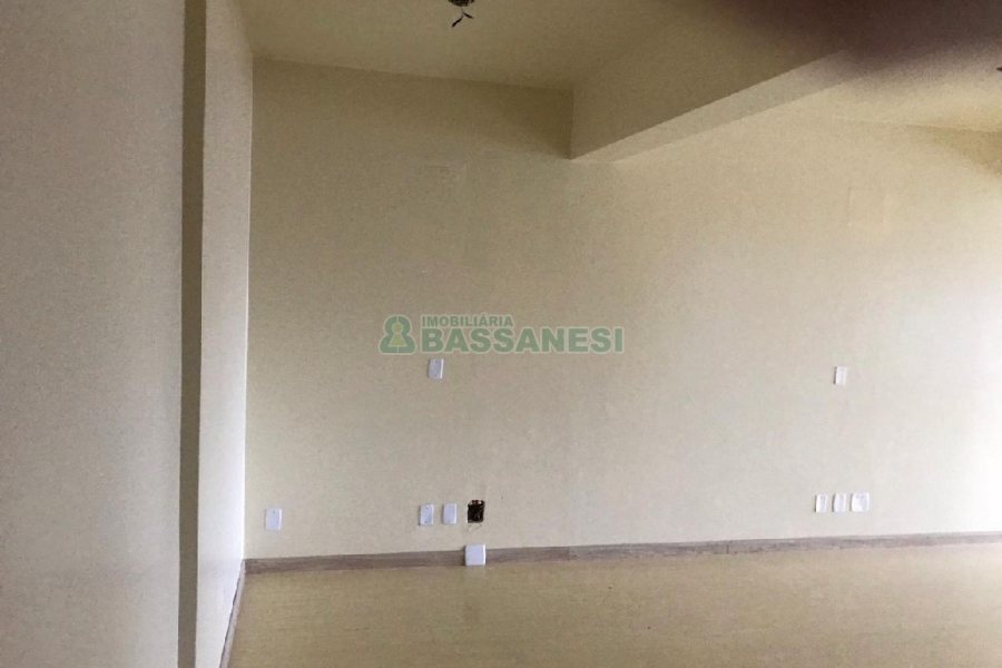 Sala com 49m², 1 vaga, no bairro Centro em Caxias do Sul para Comprar