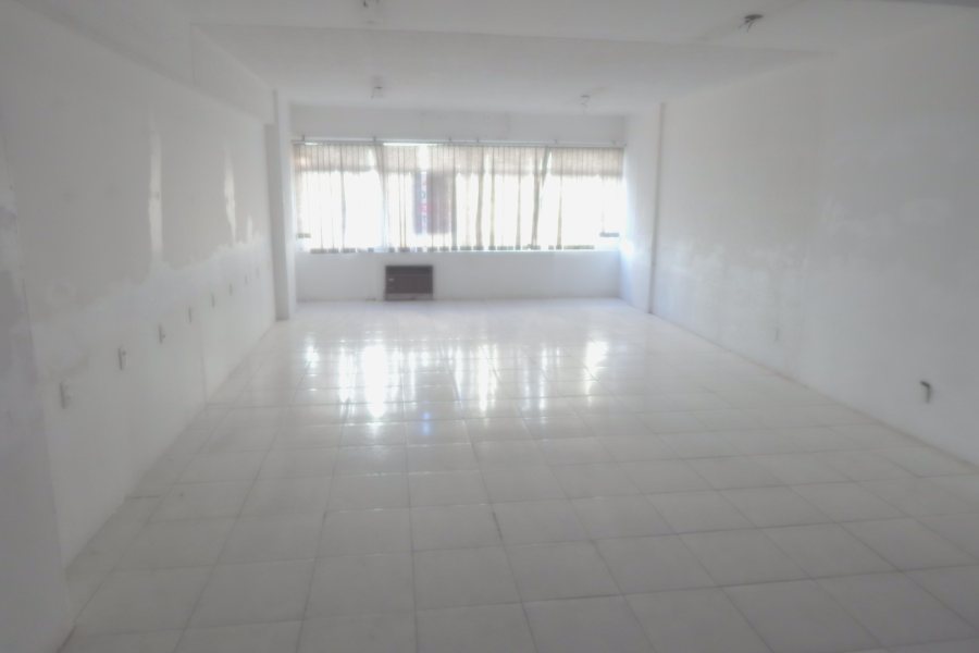 Sala com 293m², no bairro Centro em Caxias do Sul para Alugar ou Comprar