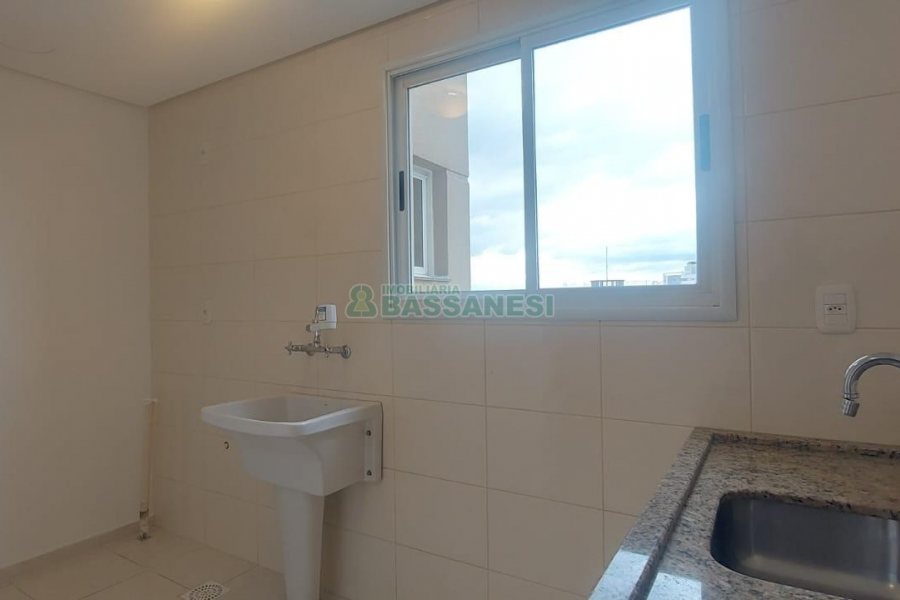 Apartamento com 58m², 1 dormitório, 1 vaga, no bairro Sagrada Família em Caxias do Sul para Alugar