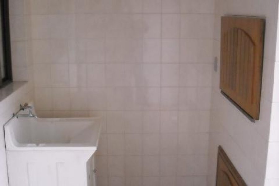 Apartamento com 170m², 3 dormitórios, 1 vaga, no bairro Lourdes em Caxias do Sul para Alugar