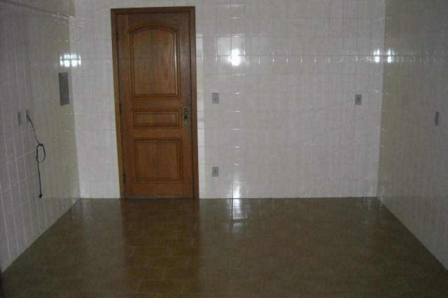 Apartamento com 170m², 3 dormitórios, 1 vaga, no bairro Lourdes em Caxias do Sul para Alugar