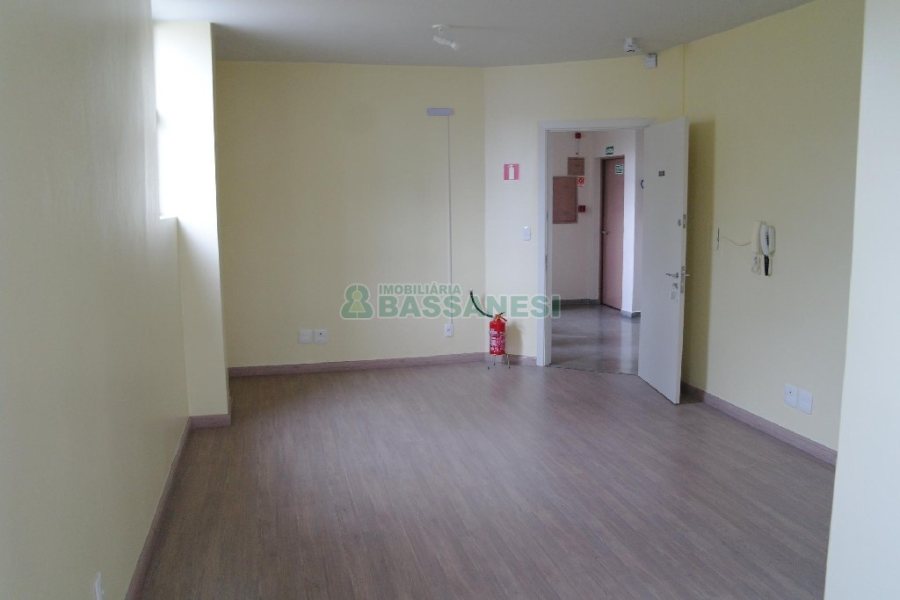 Sala com 45m², no bairro Centro em Caxias do Sul para Alugar