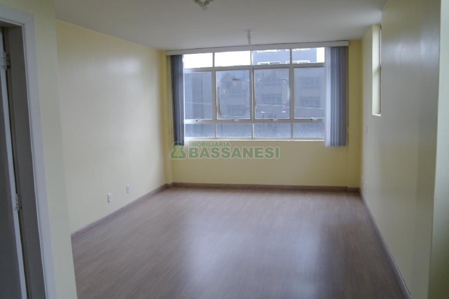 Sala com 45m², no bairro Centro em Caxias do Sul para Alugar
