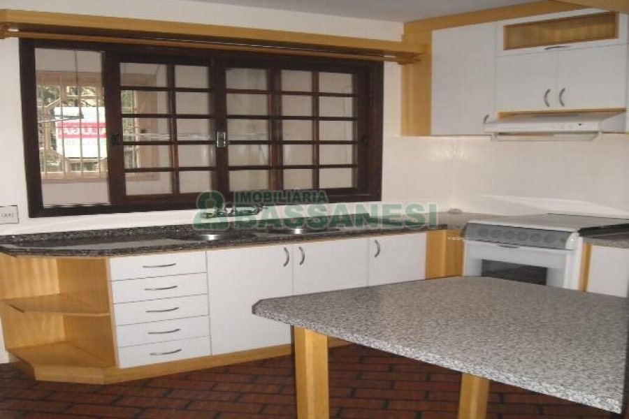 Apto Mobiliado com 148m², 2 dormitórios, 2 vagas, no bairro Centro em Caxias do Sul para Comprar