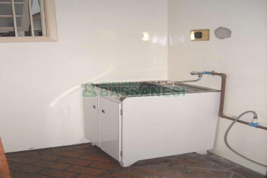 Apto Mobiliado com 148m², 2 dormitórios, 2 vagas, no bairro Centro em Caxias do Sul para Comprar