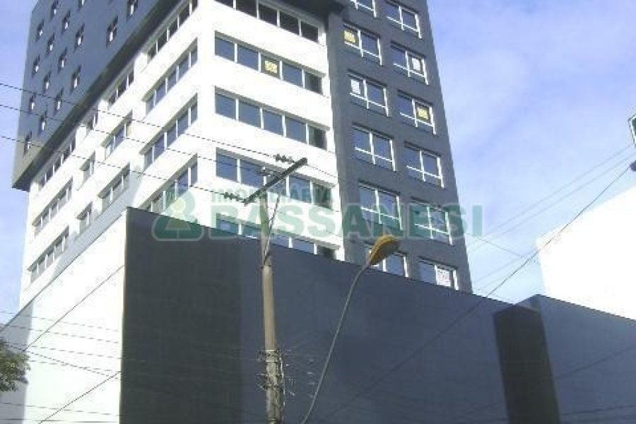 Sala com 39m², 1 vaga, no bairro Centro em Caxias do Sul para Comprar