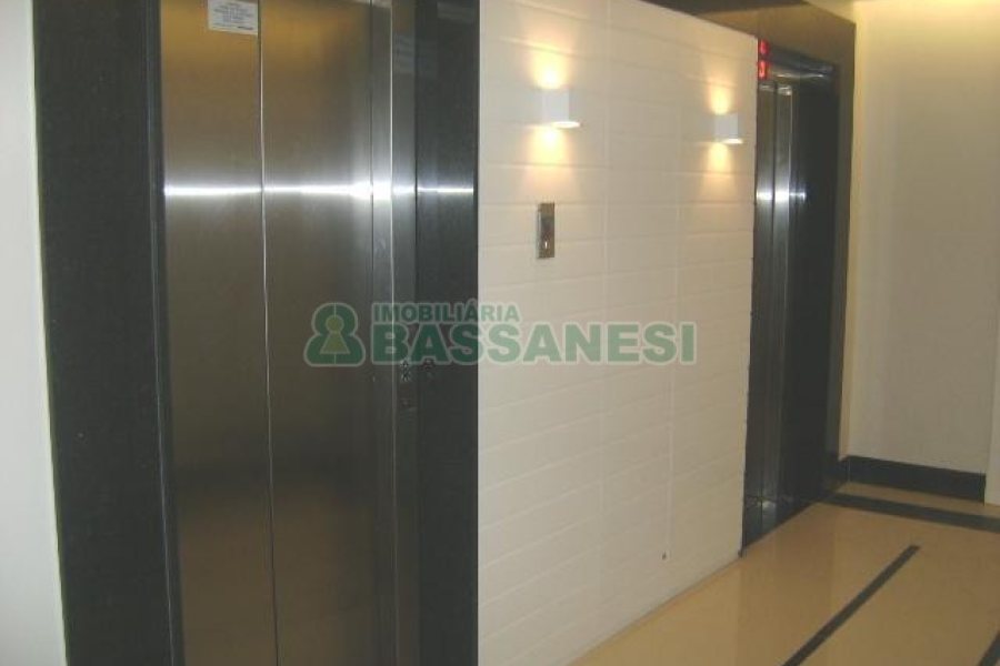 Sala com 39m², 1 vaga, no bairro Centro em Caxias do Sul para Comprar