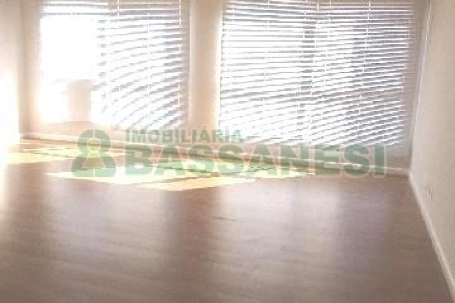 Sala com 39m², 1 vaga, no bairro Centro em Caxias do Sul para Comprar