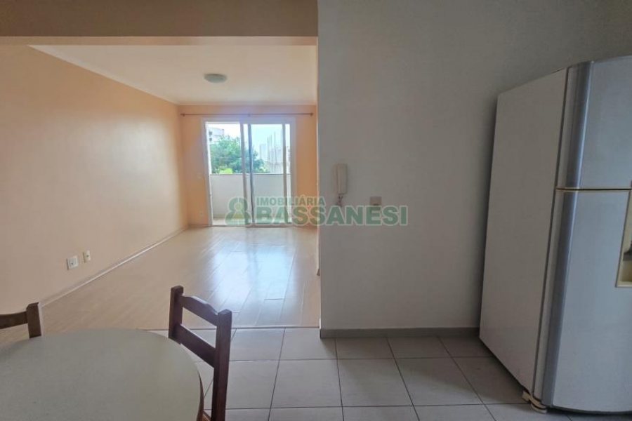 Apto Mobiliado com 52m², 1 dormitório, 1 vaga, no bairro Lourdes em Caxias do Sul para Comprar