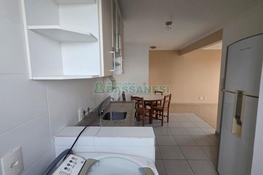 Apto Mobiliado com 52m², 1 dormitório, 1 vaga, no bairro Lourdes em Caxias do Sul para Comprar