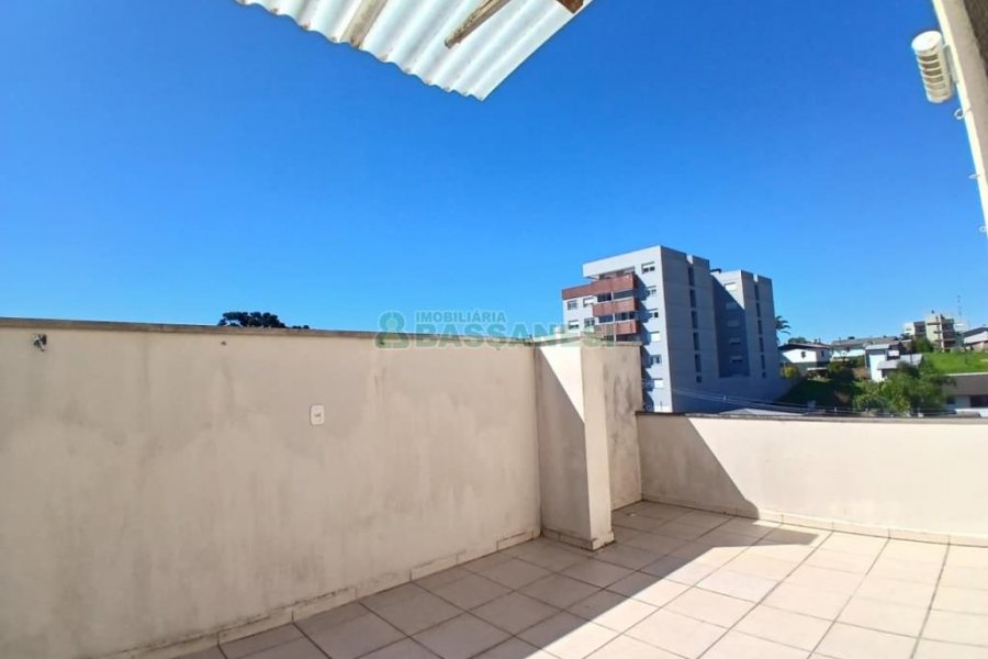 Apto Mobiliado com 63m², 1 dormitório, 1 vaga, no bairro Sagrada Família em Caxias do Sul para Alugar