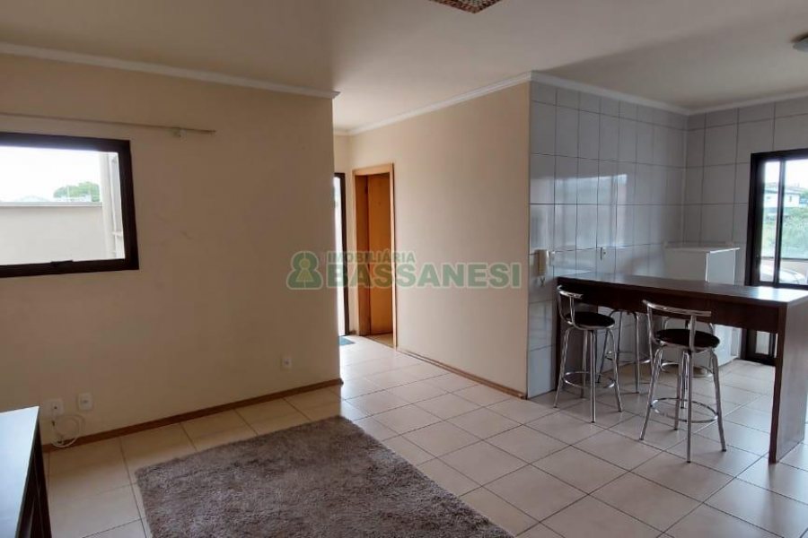 Apto Mobiliado com 63m², 1 dormitório, 1 vaga, no bairro Sagrada Família em Caxias do Sul para Comprar