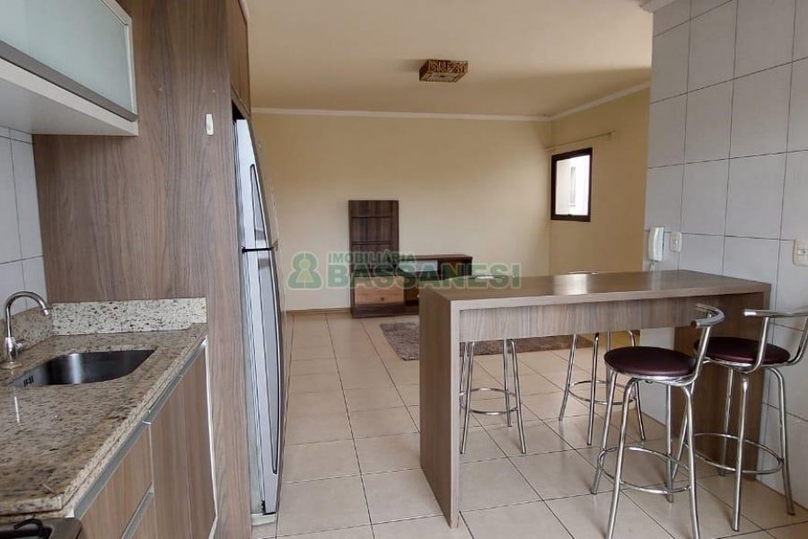 Apto Mobiliado com 63m², 1 dormitório, 1 vaga, no bairro Sagrada Família em Caxias do Sul para Comprar