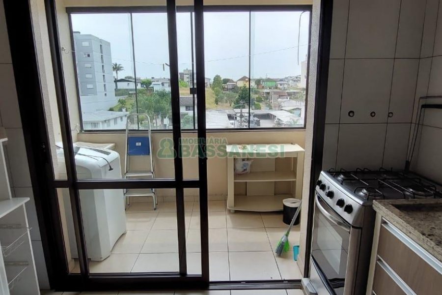 Apto Mobiliado com 63m², 1 dormitório, 1 vaga, no bairro Sagrada Família em Caxias do Sul para Comprar