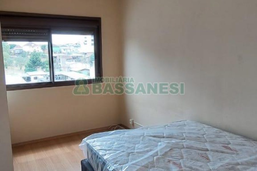 Apto Mobiliado com 63m², 1 dormitório, 1 vaga, no bairro Sagrada Família em Caxias do Sul para Comprar