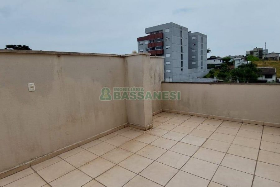 Apto Mobiliado com 63m², 1 dormitório, 1 vaga, no bairro Sagrada Família em Caxias do Sul para Comprar