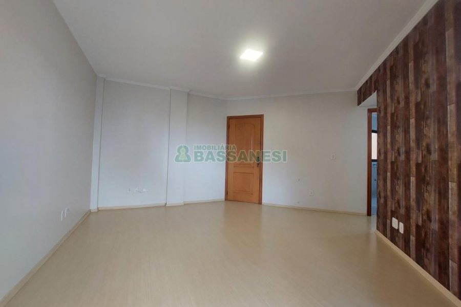 Apartamento com 97m², 2 dormitórios, 1 vaga, no bairro São Pelegrino em Caxias do Sul para Alugar