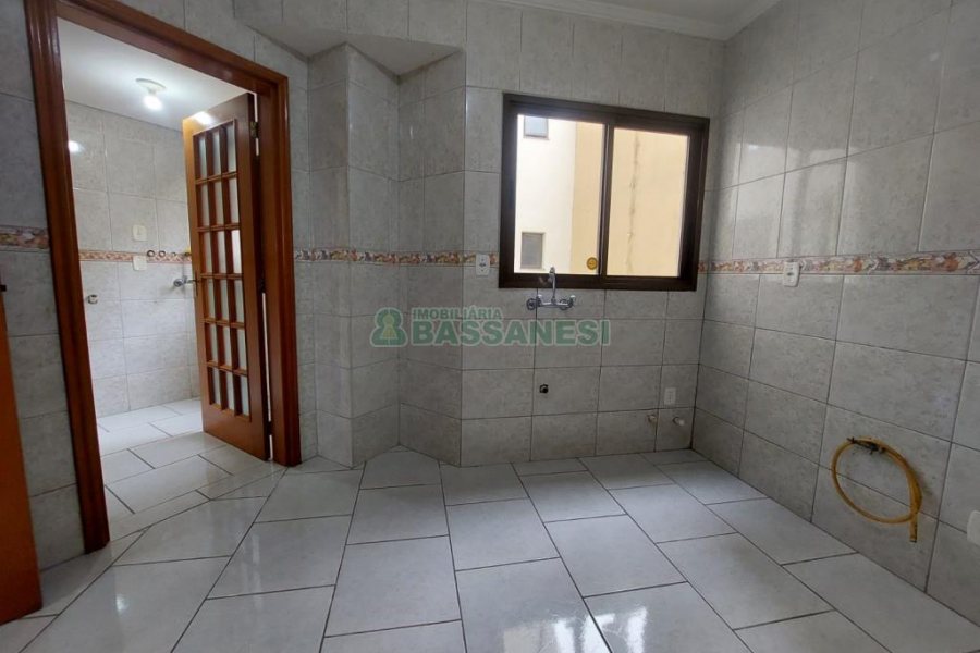 Apartamento com 97m², 2 dormitórios, 1 vaga, no bairro São Pelegrino em Caxias do Sul para Alugar