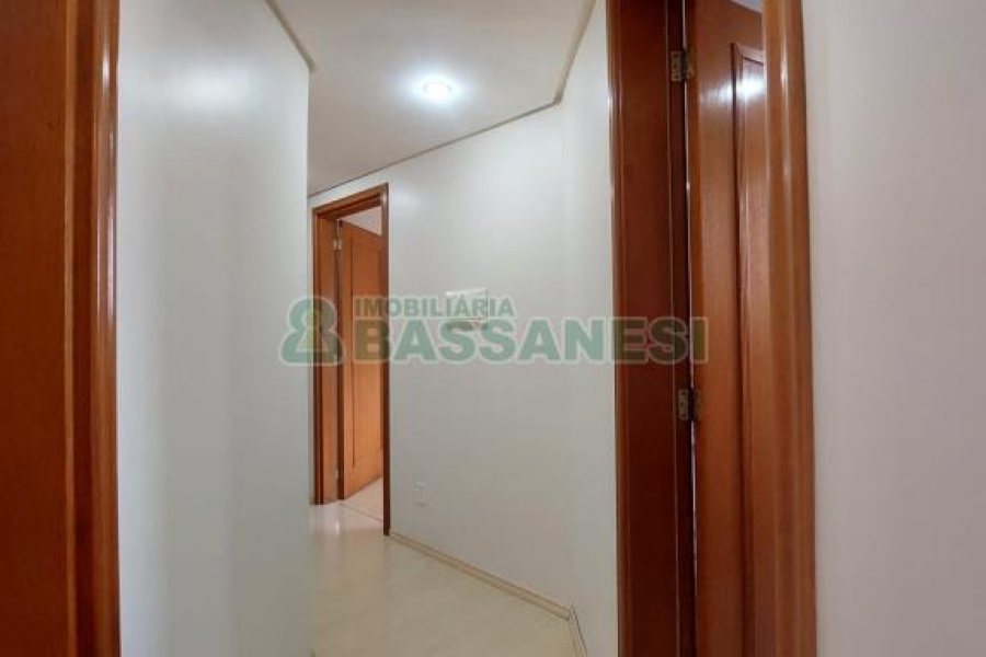 Apartamento com 97m², 2 dormitórios, 1 vaga, no bairro São Pelegrino em Caxias do Sul para Alugar