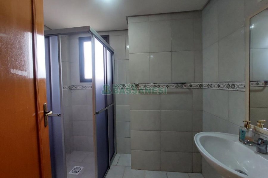 Apartamento com 97m², 2 dormitórios, 1 vaga, no bairro São Pelegrino em Caxias do Sul para Alugar