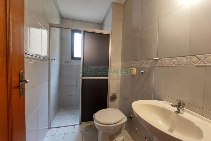 Apartamento com 97m², 2 dormitórios, 1 vaga, no bairro São Pelegrino em Caxias do Sul para Alugar